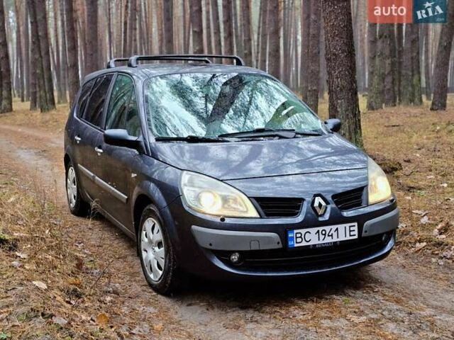 Серый Рено Гранд Сценик, объемом двигателя 1.9 л и пробегом 300 тыс. км за 4800 $, фото 2 на Automoto.ua