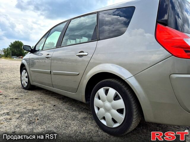 Серый Рено Гранд Сценик, объемом двигателя 1.6 л и пробегом 245 тыс. км за 6200 $, фото 2 на Automoto.ua