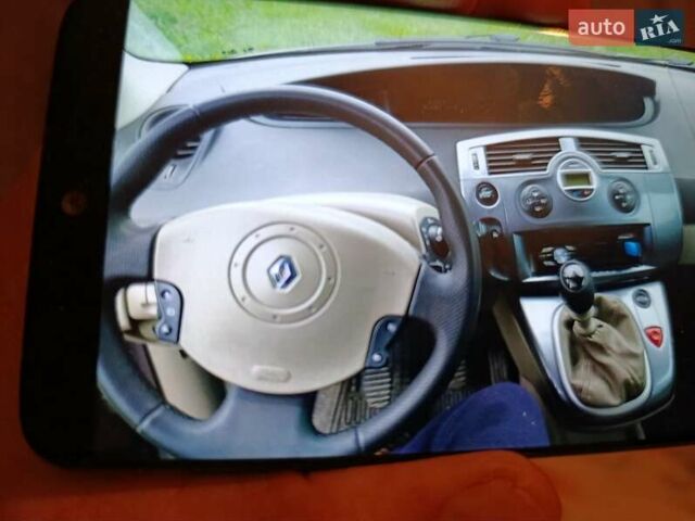 Серый Рено Гранд Сценик, объемом двигателя 2 л и пробегом 240 тыс. км за 4700 $, фото 9 на Automoto.ua