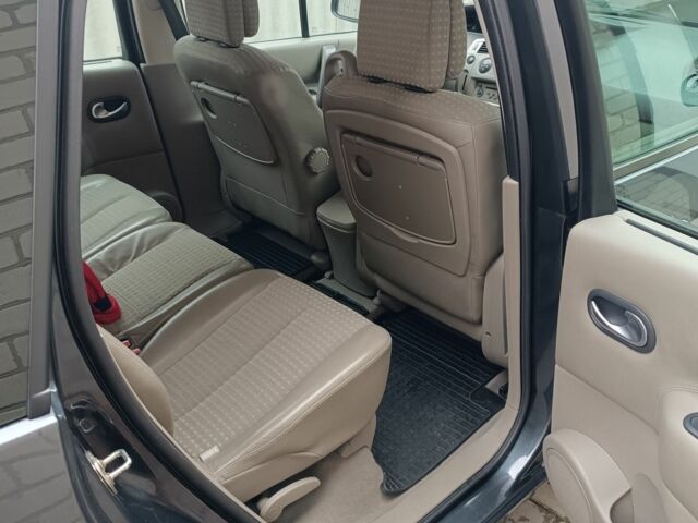 Серый Рено Гранд Сценик, объемом двигателя 1.6 л и пробегом 173 тыс. км за 5800 $, фото 5 на Automoto.ua