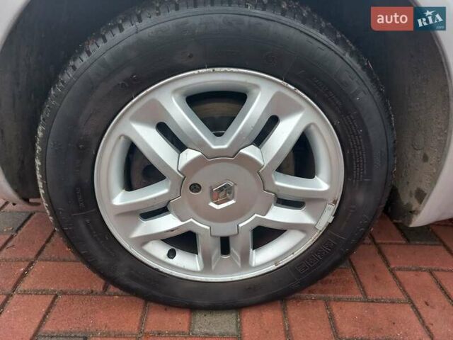 Серый Рено Гранд Сценик, объемом двигателя 1.6 л и пробегом 160 тыс. км за 4950 $, фото 46 на Automoto.ua