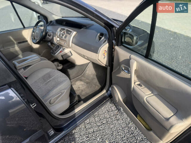 Сірий Рено Гранд Сценік, об'ємом двигуна 1.6 л та пробігом 224 тис. км за 4800 $, фото 15 на Automoto.ua