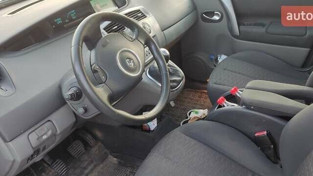 Сірий Рено Гранд Сценік, об'ємом двигуна 1.6 л та пробігом 160 тис. км за 4600 $, фото 2 на Automoto.ua