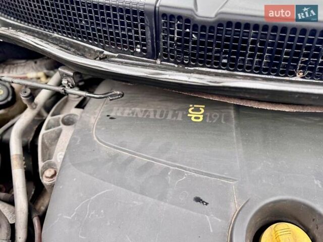Серый Рено Гранд Сценик, объемом двигателя 1.9 л и пробегом 247 тыс. км за 6400 $, фото 59 на Automoto.ua