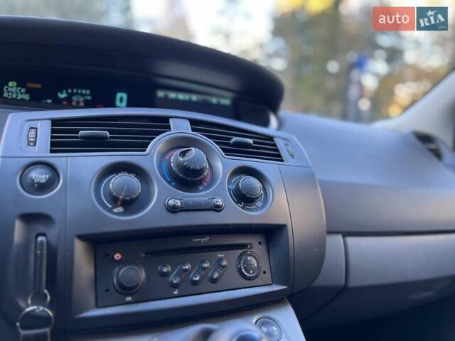 Серый Рено Гранд Сценик, объемом двигателя 1.46 л и пробегом 300 тыс. км за 4450 $, фото 51 на Automoto.ua