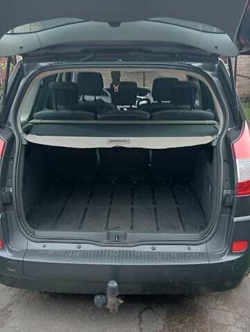 Серый Рено Гранд Сценик, объемом двигателя 1.6 л и пробегом 245 тыс. км за 5300 $, фото 5 на Automoto.ua