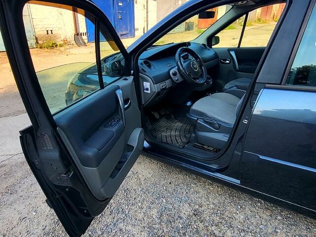 Серый Рено Гранд Сценик, объемом двигателя 2 л и пробегом 218 тыс. км за 6400 $, фото 8 на Automoto.ua