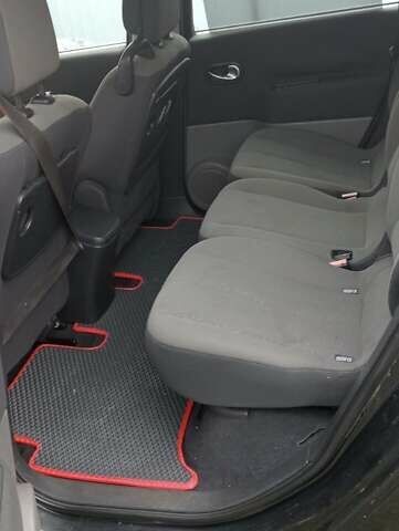 Серый Рено Гранд Сценик, объемом двигателя 1.6 л и пробегом 245 тыс. км за 5300 $, фото 3 на Automoto.ua