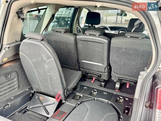 Серый Рено Гранд Сценик, объемом двигателя 1.9 л и пробегом 247 тыс. км за 6400 $, фото 48 на Automoto.ua