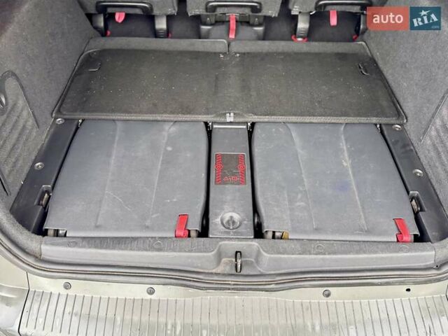 Серый Рено Гранд Сценик, объемом двигателя 1.9 л и пробегом 247 тыс. км за 6400 $, фото 46 на Automoto.ua