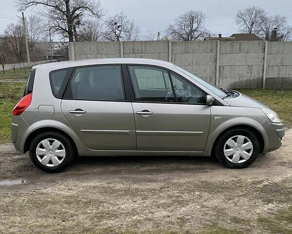 Серый Рено Гранд Сценик, объемом двигателя 1.5 л и пробегом 200 тыс. км за 5500 $, фото 3 на Automoto.ua
