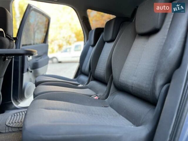 Серый Рено Гранд Сценик, объемом двигателя 1.46 л и пробегом 300 тыс. км за 4450 $, фото 38 на Automoto.ua