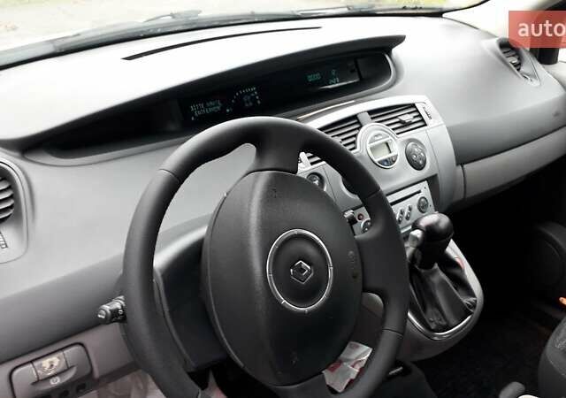 Сірий Рено Гранд Сценік, об'ємом двигуна 2 л та пробігом 240 тис. км за 6800 $, фото 10 на Automoto.ua