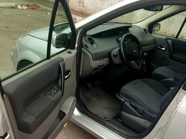 Рено Гранд Сценик 2007 в Запорожье на Automoto.ua Серый Рено Гранд Сценик, объемом двигателя 1.6 л и пробегом 193 тыс. км за 6500 $, фото 9 на Automoto.ua