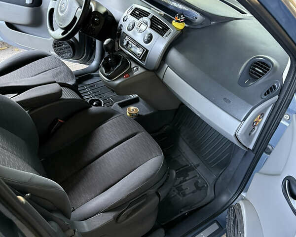 Рено Гранд Сценик 2007 в Славянске на Automoto.ua Серый Рено Гранд Сценик, объемом двигателя 1.6 л и пробегом 207 тыс. км за 5600 $, фото 8 на Automoto.ua