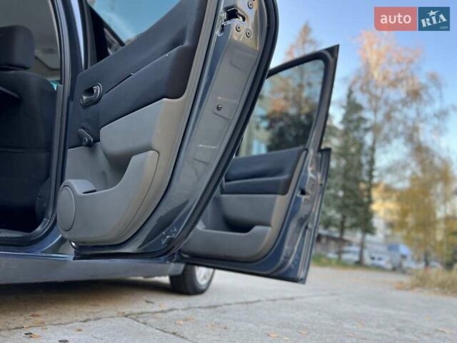 Серый Рено Гранд Сценик, объемом двигателя 1.46 л и пробегом 300 тыс. км за 4450 $, фото 47 на Automoto.ua