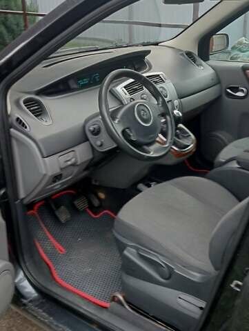 Серый Рено Гранд Сценик, объемом двигателя 1.6 л и пробегом 245 тыс. км за 5300 $, фото 4 на Automoto.ua