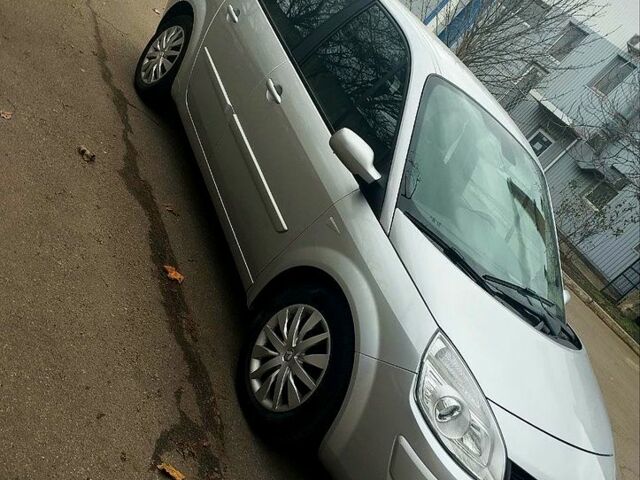 Рено Гранд Сценик 2007 в Запорожье на Automoto.ua Серый Рено Гранд Сценик, объемом двигателя 1.6 л и пробегом 193 тыс. км за 6500 $, фото 5 на Automoto.ua