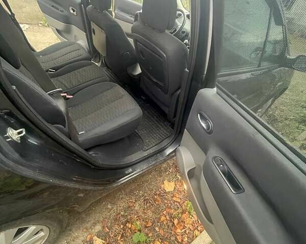 Сірий Рено Гранд Сценік, об'ємом двигуна 2 л та пробігом 208 тис. км за 5700 $, фото 32 на Automoto.ua