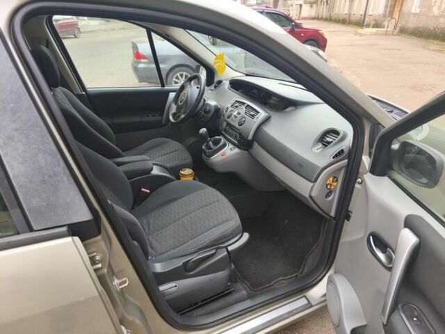 Серый Рено Гранд Сценик, объемом двигателя 1 л и пробегом 195 тыс. км за 5800 $, фото 3 на Automoto.ua