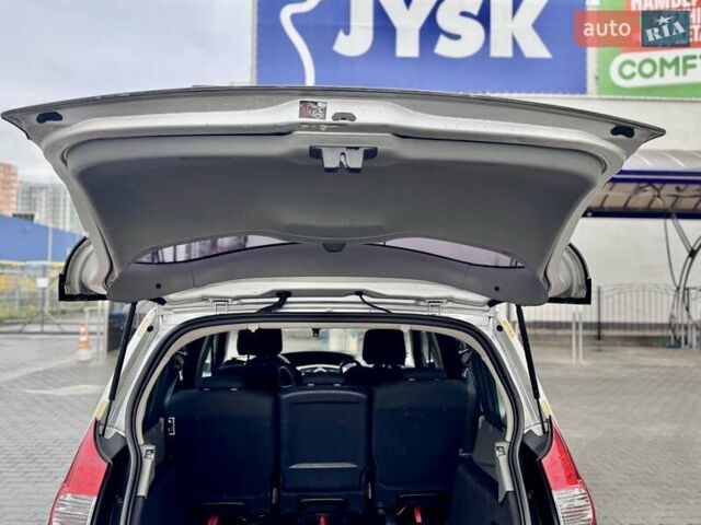 Серый Рено Гранд Сценик, объемом двигателя 1.9 л и пробегом 247 тыс. км за 6400 $, фото 45 на Automoto.ua