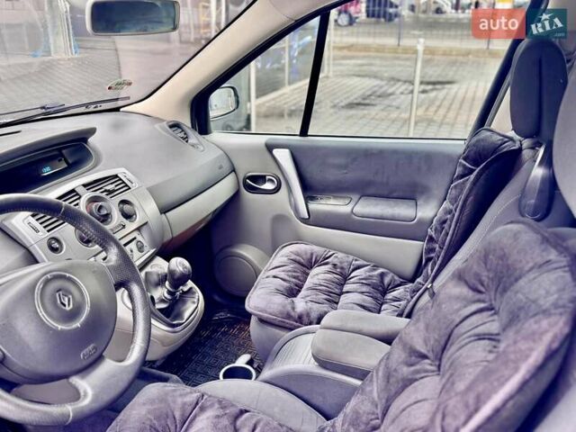 Серый Рено Гранд Сценик, объемом двигателя 1.9 л и пробегом 247 тыс. км за 6400 $, фото 35 на Automoto.ua