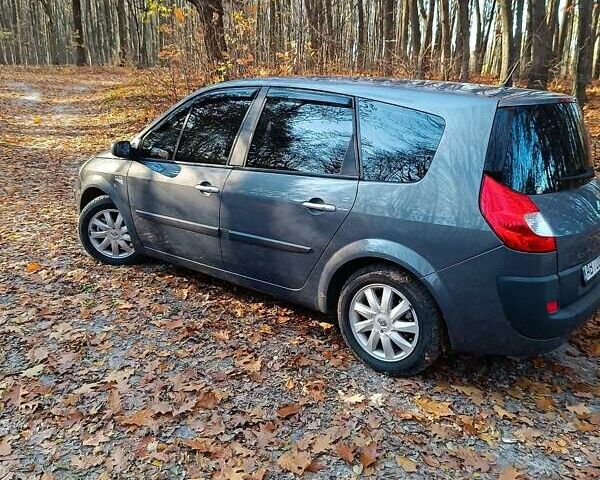 Серый Рено Гранд Сценик, объемом двигателя 1.6 л и пробегом 354 тыс. км за 4900 $, фото 6 на Automoto.ua