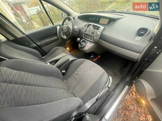 Сірий Рено Гранд Сценік, об'ємом двигуна 2 л та пробігом 208 тис. км за 5700 $, фото 23 на Automoto.ua
