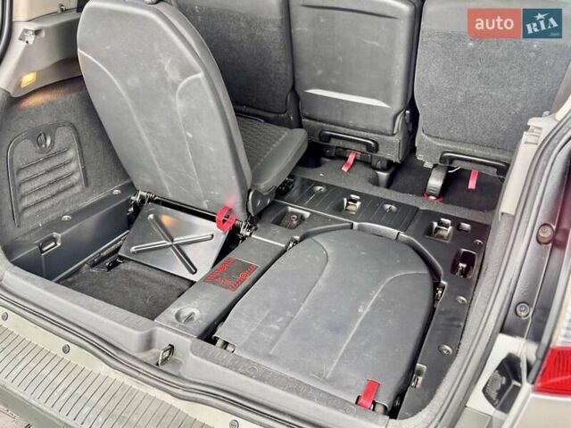 Серый Рено Гранд Сценик, объемом двигателя 1.9 л и пробегом 247 тыс. км за 6400 $, фото 47 на Automoto.ua