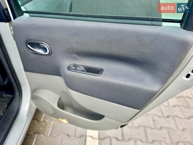 Серый Рено Гранд Сценик, объемом двигателя 1.9 л и пробегом 247 тыс. км за 6400 $, фото 50 на Automoto.ua