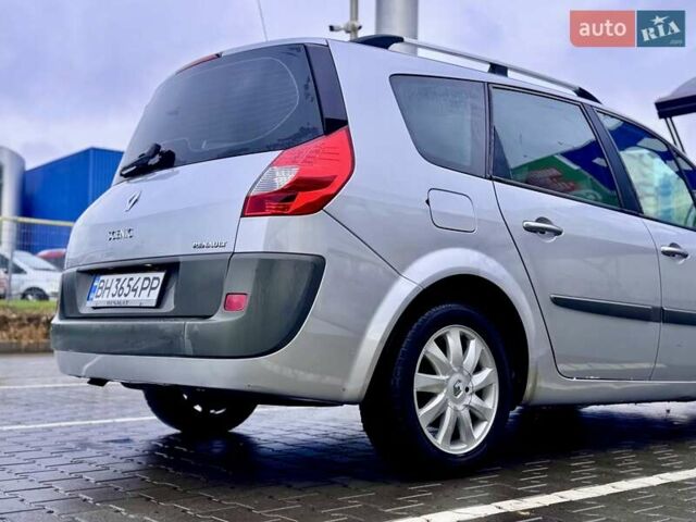 Серый Рено Гранд Сценик, объемом двигателя 1.9 л и пробегом 247 тыс. км за 6400 $, фото 27 на Automoto.ua