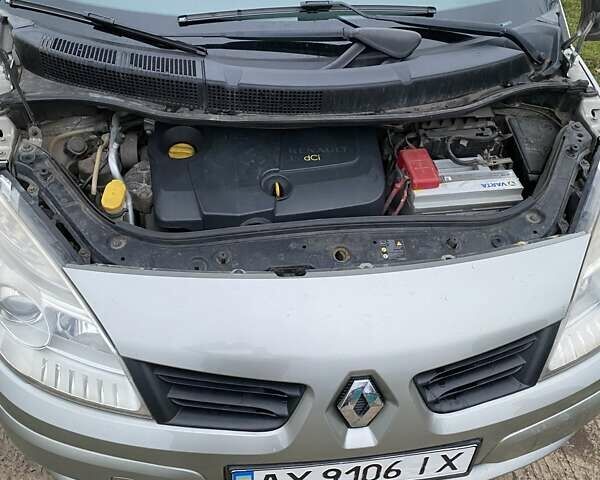 Серый Рено Гранд Сценик, объемом двигателя 1.5 л и пробегом 200 тыс. км за 5500 $, фото 7 на Automoto.ua