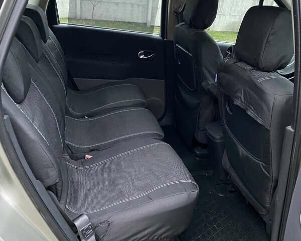 Серый Рено Гранд Сценик, объемом двигателя 1.5 л и пробегом 200 тыс. км за 5500 $, фото 2 на Automoto.ua