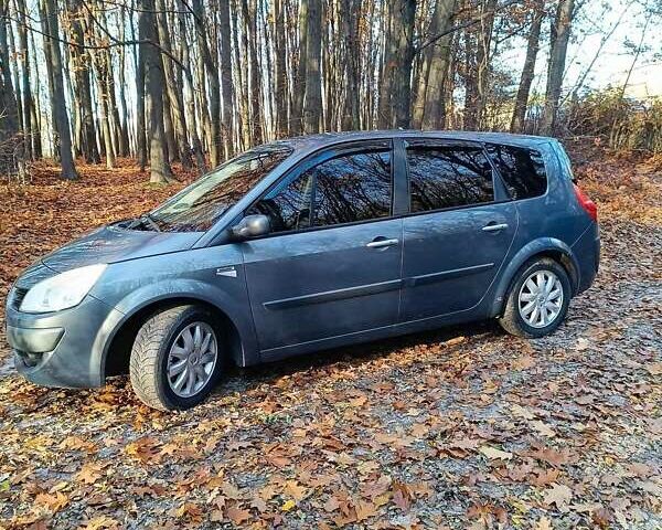 Серый Рено Гранд Сценик, объемом двигателя 1.6 л и пробегом 354 тыс. км за 4900 $, фото 8 на Automoto.ua