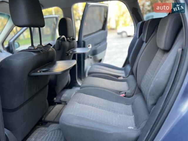 Серый Рено Гранд Сценик, объемом двигателя 1.46 л и пробегом 300 тыс. км за 4450 $, фото 37 на Automoto.ua