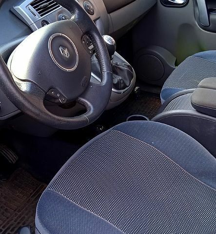 Серый Рено Гранд Сценик, объемом двигателя 1.9 л и пробегом 214 тыс. км за 5700 $, фото 3 на Automoto.ua