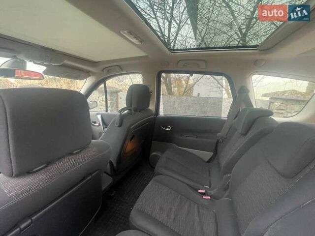 Сірий Рено Гранд Сценік, об'ємом двигуна 2 л та пробігом 208 тис. км за 5700 $, фото 15 на Automoto.ua