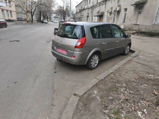 Серый Рено Гранд Сценик, объемом двигателя 1 л и пробегом 195 тыс. км за 5800 $, фото 1 на Automoto.ua