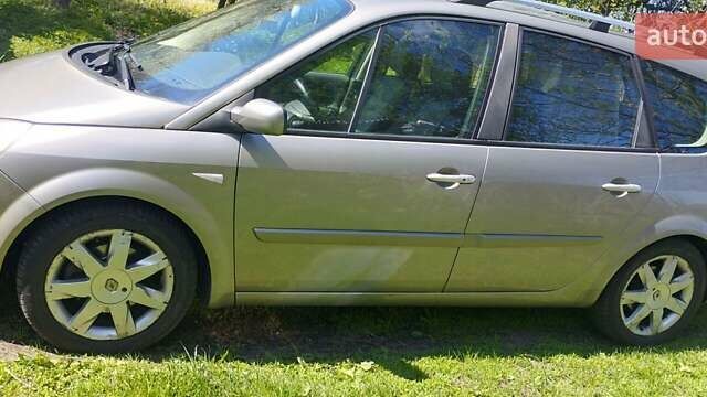 Сірий Рено Гранд Сценік, об'ємом двигуна 2 л та пробігом 214 тис. км за 5450 $, фото 7 на Automoto.ua