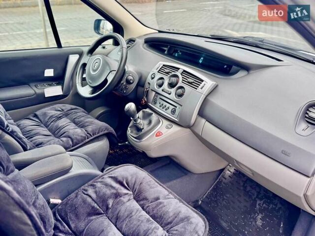 Серый Рено Гранд Сценик, объемом двигателя 1.9 л и пробегом 247 тыс. км за 6400 $, фото 55 на Automoto.ua