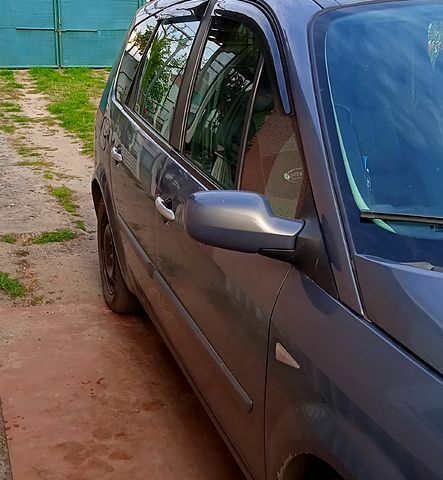 Серый Рено Гранд Сценик, объемом двигателя 1.9 л и пробегом 214 тыс. км за 5700 $, фото 1 на Automoto.ua