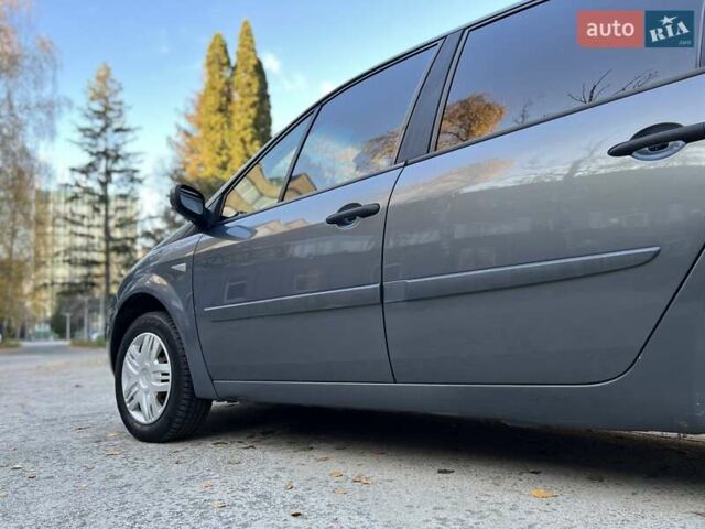 Серый Рено Гранд Сценик, объемом двигателя 1.46 л и пробегом 300 тыс. км за 4450 $, фото 31 на Automoto.ua