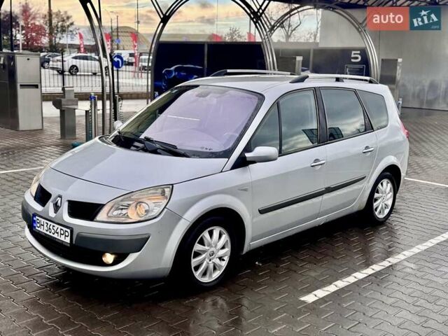 Серый Рено Гранд Сценик, объемом двигателя 1.9 л и пробегом 247 тыс. км за 6400 $, фото 11 на Automoto.ua
