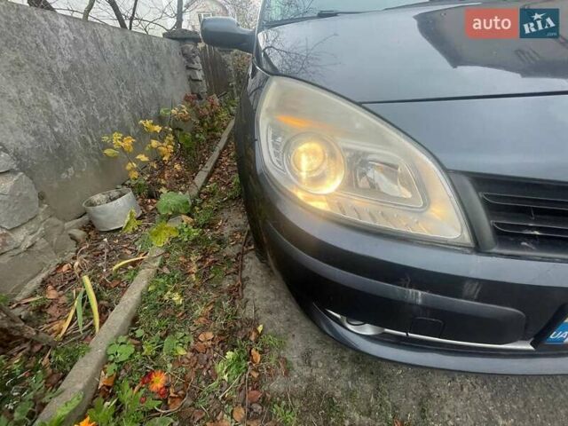 Сірий Рено Гранд Сценік, об'ємом двигуна 2 л та пробігом 208 тис. км за 5700 $, фото 21 на Automoto.ua