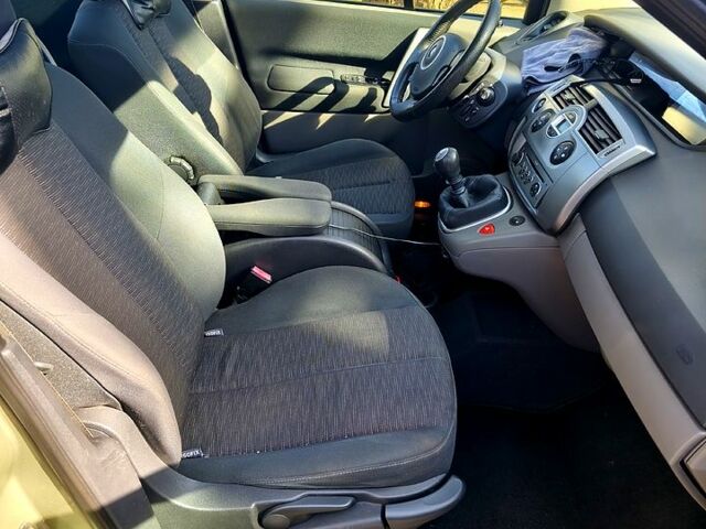 Рено Гранд Сценик 2007 в Одессе на Automoto.ua Серый Рено Гранд Сценик, объемом двигателя 1.6 л и пробегом 270 тыс. км за 5000 $, фото 1 на Automoto.ua