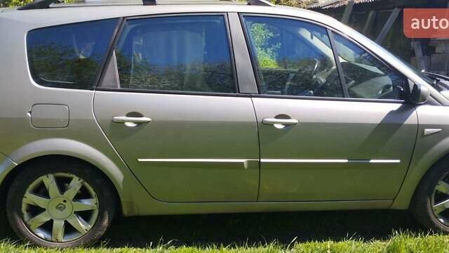 Сірий Рено Гранд Сценік, об'ємом двигуна 2 л та пробігом 214 тис. км за 5450 $, фото 5 на Automoto.ua