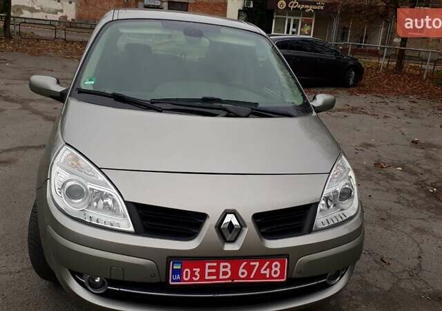 Сірий Рено Гранд Сценік, об'ємом двигуна 2 л та пробігом 240 тис. км за 6800 $, фото 1 на Automoto.ua