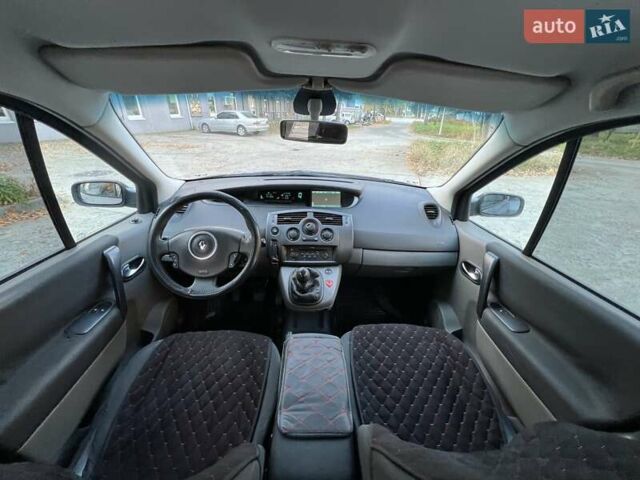 Серый Рено Гранд Сценик, объемом двигателя 1.46 л и пробегом 300 тыс. км за 4450 $, фото 49 на Automoto.ua