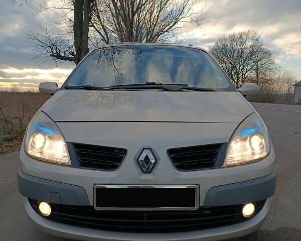 Серый Рено Гранд Сценик, объемом двигателя 1.87 л и пробегом 305 тыс. км за 5500 $, фото 1 на Automoto.ua