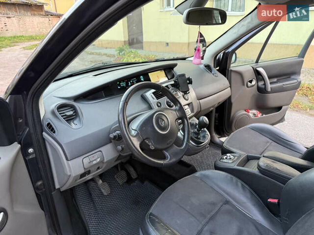 Серый Рено Гранд Сценик, объемом двигателя 1.46 л и пробегом 242 тыс. км за 5200 $, фото 12 на Automoto.ua